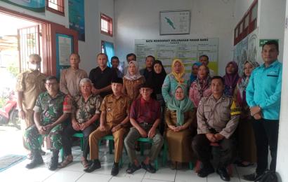 Bhabinkamtibmas Kelurahan Pasar Baru Hadiri Pembentukan Kampung KB