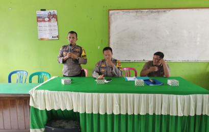 Bhabinkamtibmas Polsek Seginim Sampaikan Penyuluhan di SMAN 07 BS
