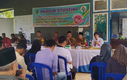 Dukung Percepatan Penanganan Stunting, Bhabinkamtibmas Polsek Lebong Atas Hadiri Kegiatan Sosialisasi di Desa Daneu