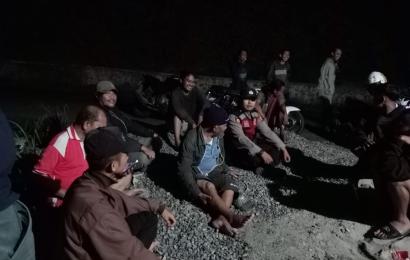 Polisi Sigap Bantu Lansia yang Tersesat Kembali ke Tempat Tinggalnya