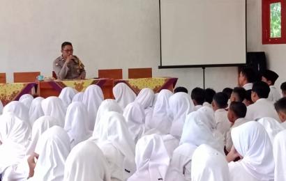 Cegah Paham Radikalisme, Bhabinkamtibmas Polsek Padang Jaya Beri Sosialisasi di Sekolah
