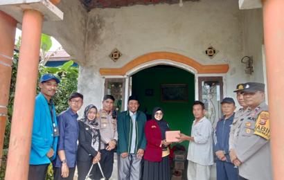 Polsek Curup Bersama Mahasiswa KKN UNPARI, Berikan Bantuan Donasi Kepada Warga yang Mengalami Kebakaran 