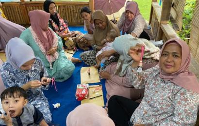 Pengembangan Kapasitas Produksi Merchandise di Desa Sirnajaya