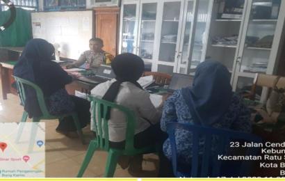 Bhabinkamtibmas Polsek Ratu Samban Patroli Sambang di Kantor Lurah Kebun Geran