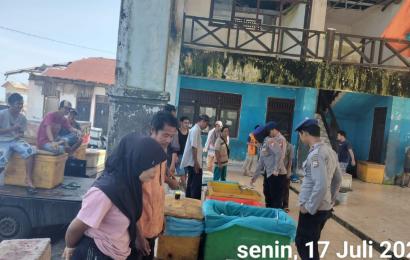 Patroli Sambang ke TPI Pasar Bawah, Satpolairud Polres Bengkulu Selatan Sampaikan Imbauan Kamtibmas