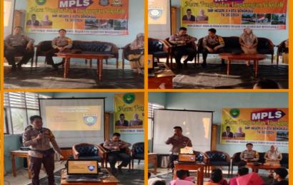 Kapolsek Gading Cempaka Lakukan Penyuluhan Tentang Kenakalan Remaja di SMPN 08 Kota Bengkulu