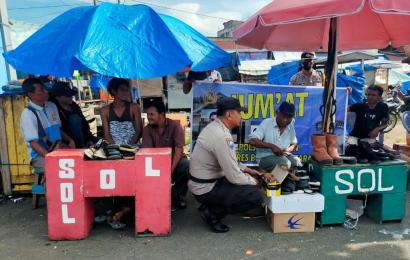 Polsek Ketahun Gelar Jumat Curhat Bersama dengan Pedagang Pasar D1 Giri Kencana