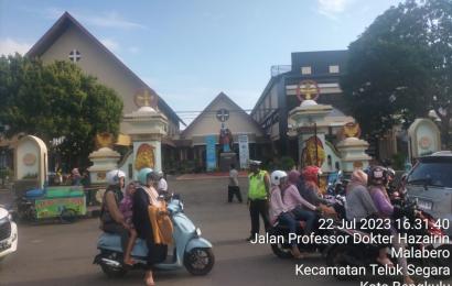 Sabtu Sore, Sat Lantas Polresta Bengkulu Laksankan Ibdah Misa di Gereja 