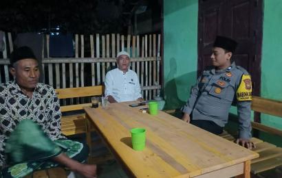 Jalin Sinergitas dan Silahturahmi, Bhabinkamtibmas Polsek Gading Cempaka Sambangi Ketua RT 12