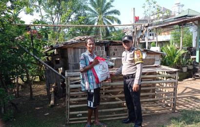 Polsek Gading Cempaka Distribusikan Ratusan Paket Bantuan Presiden ke Warga di 11 Kelurahan
