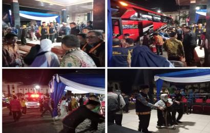 Bentuk Kehadiran Polri di Tengah Masayarakat, Polresta Bengkulu Berikan Pengamanan Kepulangan Jemaah Haji Provisi Bengkulu Kloter 2 dan Kloter 8