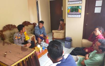 Terlibat Laka Lantas, Polsek Batik Nau Bantu Mediasi 