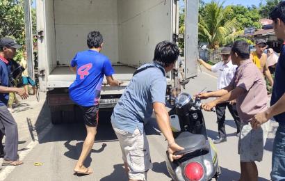 Terjadi Laka Lantas, PLH Kapolsek Batik Nau Cek TKP 