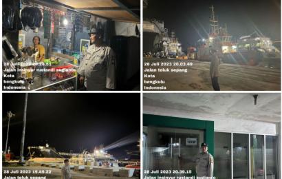Berikan Rasa Aman kepada Warga Masyarakat di Wilayah Hukum, Polsek KSKP Pulau Baai Patroli Malam