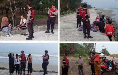Patroli Mobiling Sore Hari, Sat Samapta Sampaikan Imbauan Kamtibmas kepada Pengunjung Pantai