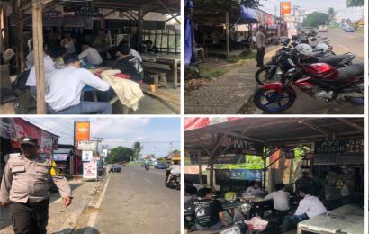 Parkir di Badan Jalan, Polsek Ratu Agung Sambangi dan Berikan Imbauan kamtibmas Kepada Warga
