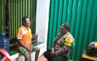 Polisi RW Polsek Padang Jaya Sosialisasi Layanan Kepolisian Call Center 110 di Desa Sido Luhur