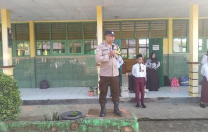 Hadir Sebagai Pembina Upacara, Bhabinkamtibmas Sampaikan Pesan Kamtibmas