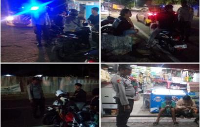 Personel Polsek Teluk Segara Patroli Mobiling Sambangi Masyarakat Sampaikan Imbauan