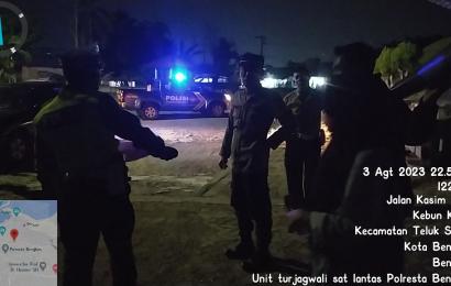 Patroli Humanis, Satlantas Berikan Teguran Kepada Pengendara yang Tidak Menggunakan Helem