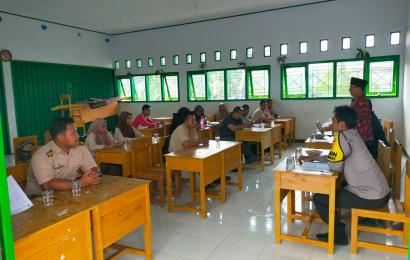 Bhabinkamtibmas Hadiri Pembentukan Dewan Kerja Ranting Pramuka Kecamatan Pinang Raya