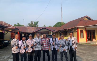 Polsek Sukaraja Monitoring Keberangkatan Perwakilan PGRI Kab. Seluma ke Kabupaten Rejang Lebong