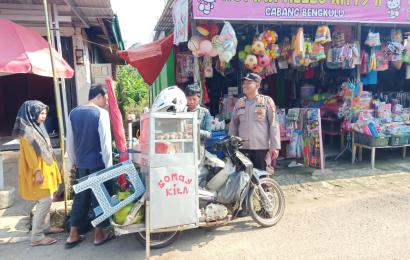 Sambang Usaha Milik Warga Binaanya, Polisi Sampaikan Pesan Kamtibmas Agar Tetap Kondusif