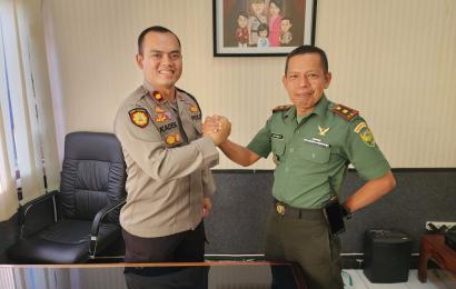 Kapolsek Gading Cempaka Terima Kunjungan Danramil 407-05 Ratu Agung