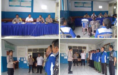 Polsek Ratu Samban Berikan Pembinaan dan Latihan Kepada Kaposkamling dan Anggota Linmas