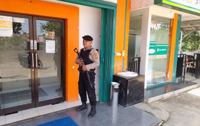 Wujudkan Rasa Aman, Polsek Giri Mulya Amankan Obyek Vital Bank Bengkulu