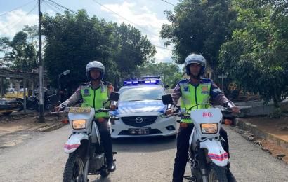 Personel Satlantas Polres Lebong Praktik Simulasi Pengawalan Logistik Pemilu