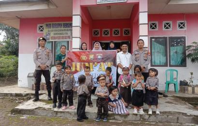 Polres BU Jumat Curhat Bersama Ibu-Ibu Paud