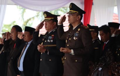 Kapolres Lebong Ikuti Upacara Kenaikan Bendera Merah Putih Memperingati HUT RI ke-78