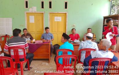 Bhabinkamtibmas Polsek Sukaraja Hadiri Sertijab Kepala Desa Lubuk Terentang 
