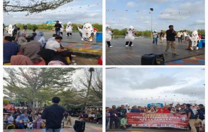 Personel Sat Intelkam Monitoring Kegiatan Sosialisasi Kirab Pemilu 2024 oleh KPU Kota Bengkulu 