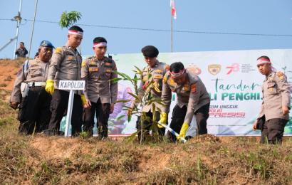 Serentak Seluruh Indonesia, Polda Bengkulu dan Polres Jajaran Tanam 400 Ribu Pohon