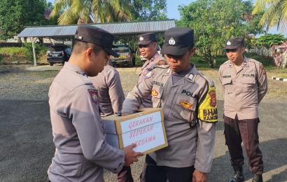 Polsek Giri Mulya Lakukan Kegiatan Sedekah Untuk Membantu Sesama