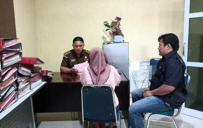 Sat Reskrim Polres BS, Serahkan Tersangka Penjual Samcodin Ke JPU 
