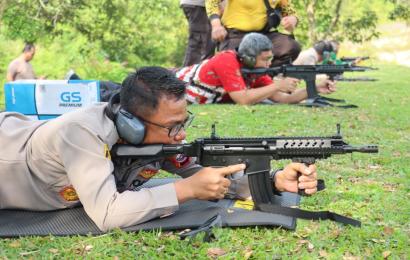 Tingkatkan Keterampilan Menembak, Polres BS Gelar Latihan Menembak Menggunakan Senjata Laras Panjang 