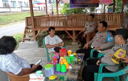 Jaga Sinergitas Polisi dengan Masyarakat, Polsek Pino Gelar Jumat Curhat di Desa Batu Panco  