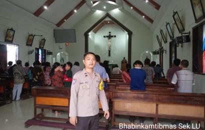 Personel Polsek Lebong Utara Laksanakan Pengamanan Ibadah Mingguan di Gereja ST Mattius