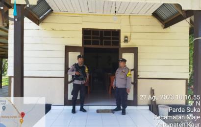 Personel Polsek Maje Laksanakan Pengamanan Ibadah Mingguan di Gereja 