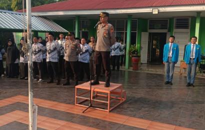Jadi Inspektur Upacara di SMAN 2 BS, Wakapolres Bengkulu Selatan Sampaikan Imbauan Kamtibmas