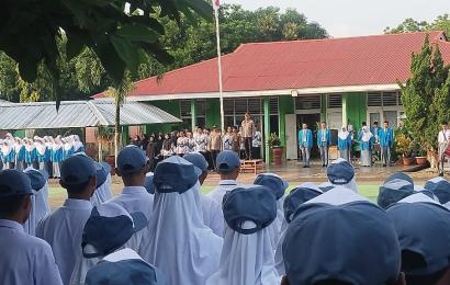 Kasat Binmas Polres BS Sampaikan Imbauan dan Penyuluhan Hukum di SMAN 2 BS