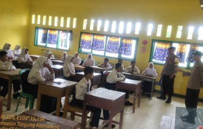 Bhabinkamtibmas Police Go To School di SMP N 13 Kaur Sampaiakn Imbauan Kamtibmas