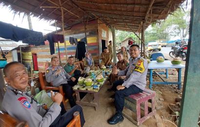 Kapolsek Gading Cempaka Patroli Bersama Danramil, Lanjut Silaturahmi Bersama Unsur Tripika 