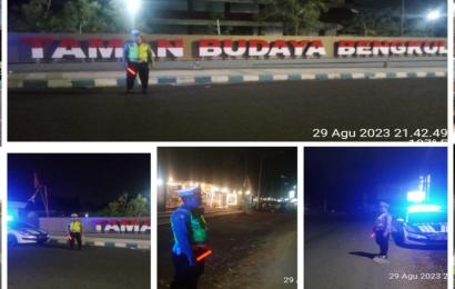 Cegah Aksi Balap Liar, Personel Sat Lantas Polresta Bengkulu Patroli Blue Light di Wilkum 