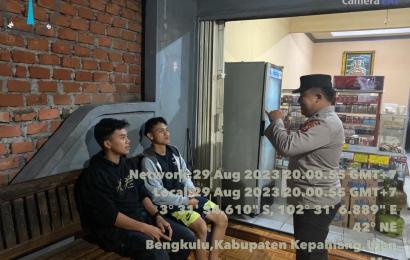Patroli Polsek Ujan Mas Hadir Berikan Rasa Aman Kepada Masyarakat
