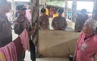 Kasat Binmas Sampaikan Imbauan, Pembinaan dan Penyuluhan Tentang Kriminalitas di Pasar Kutau