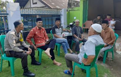 Sambang Duka, Bhabinkamtibmas Datangi Rumah Warga Meninggal Dunia